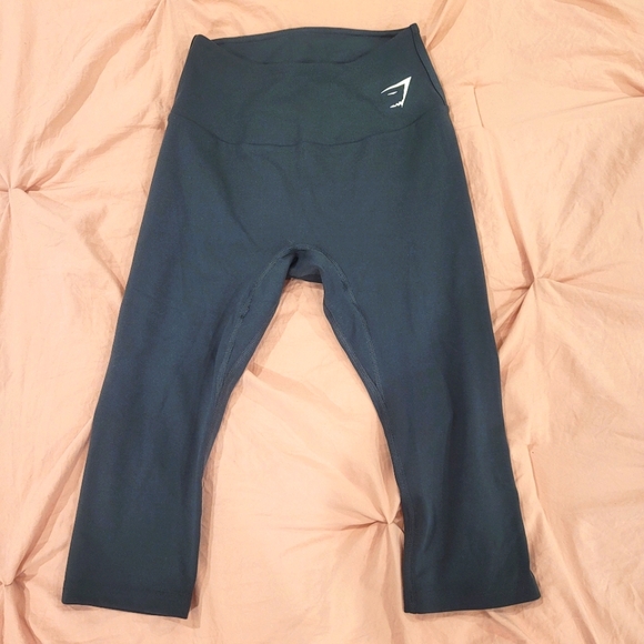 Gymshark Women's Dark Forest Green Capri Leggings Size Small - Picture 1 of 4
